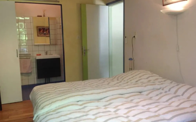Charming Holiday Home Near River in Vallon-Pont-D'Arc