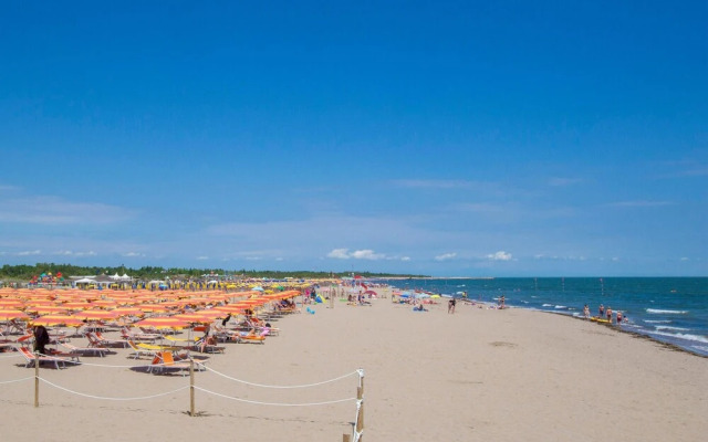 Nice Apartment in Rosolina Mare With 1 Bedrooms
