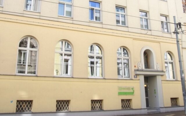 Отель Hostel & Guesthouse Kaiser 23 Австрия, Вена - 4 отзыва об отеле, цены и фото номеров - забронировать отель Hostel & Guesthouse Kaiser 23 онлайн вид на фасад
