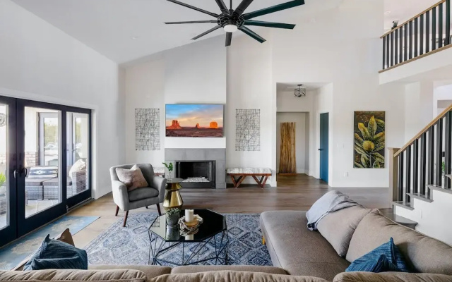 Majestic Mountain Mansion-heated Pool-guest House