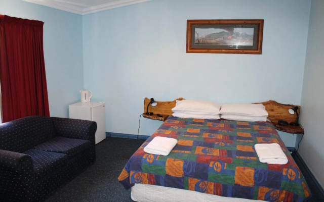 Tullah Lakeside Lodge