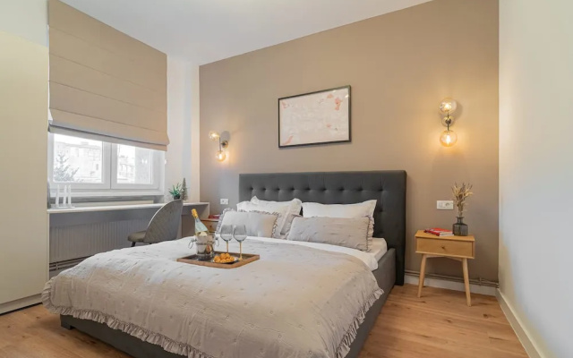 Loggia Luxe 5BR Living in Universitatii Area