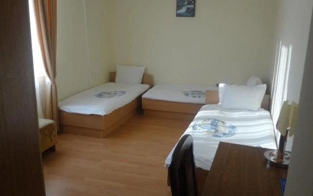 Paradise Hotel