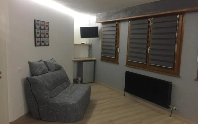 Grande Chambre climatisée chez Xavier