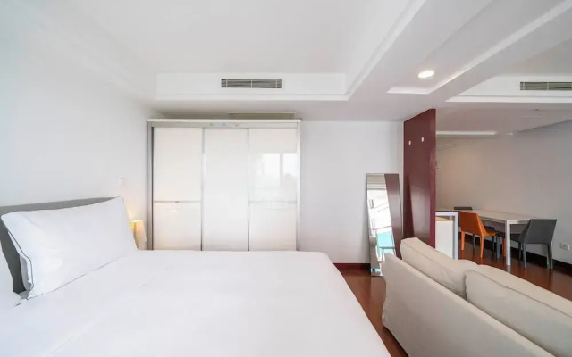 Tyms Xujiahui Modern 1BR APT