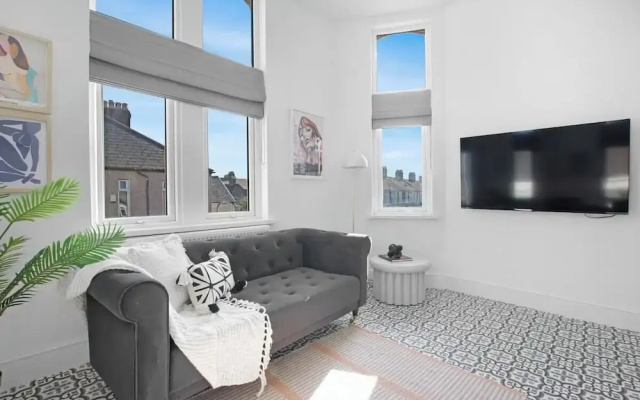The Family Nest 3-bed Apartment With Parking