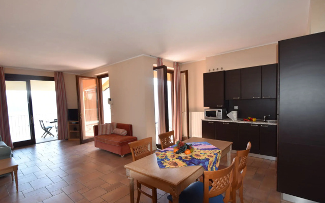 Lakeview apartment in Oggebbio with swimming pool