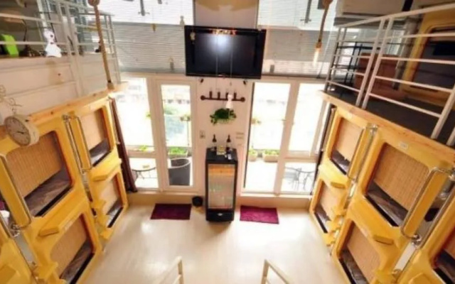 Hansha Capsule Theme Hotel