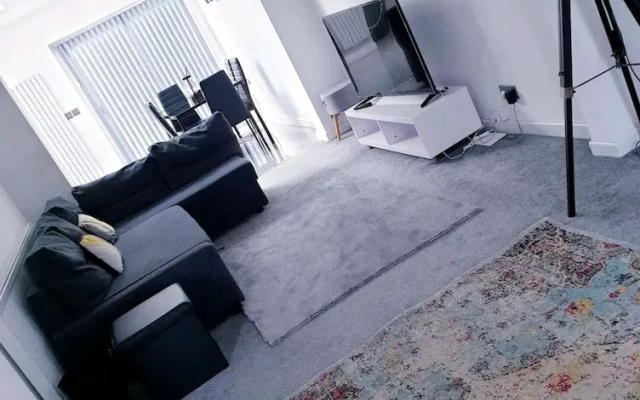 Beautiful 3-bed House in Birmingham