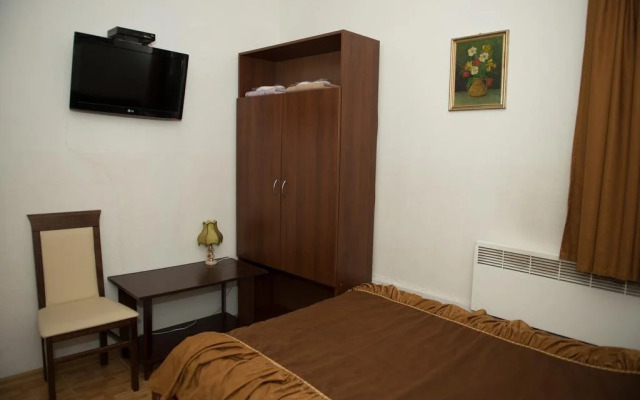 Acorn Hotel