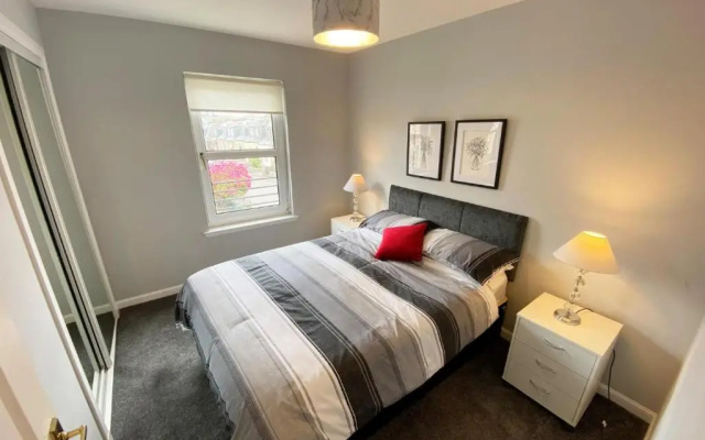 NEW Super 2 Bedroom Flat in Falkirk