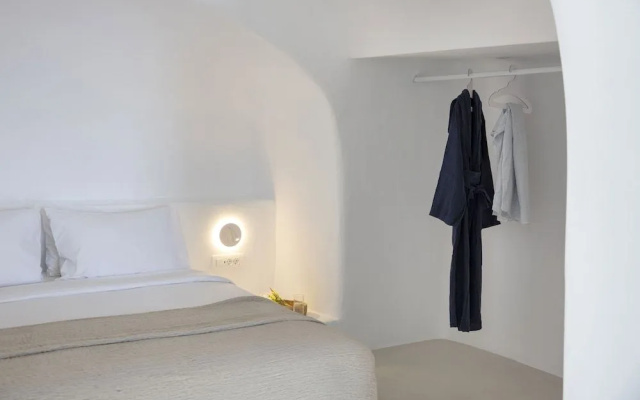 Apanema Cavehouses Santorini