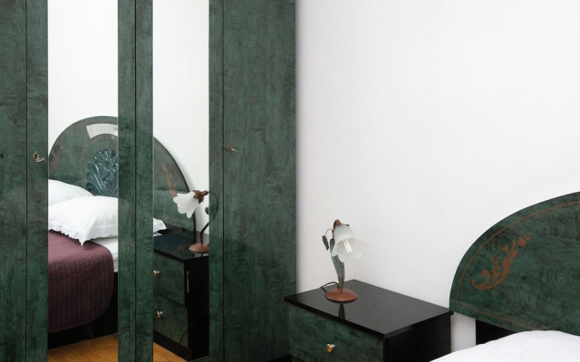 Apartments Tiho II