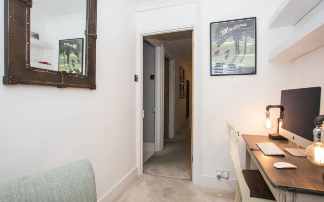2 Bedroom Flat in Brixton Sleeps 4
