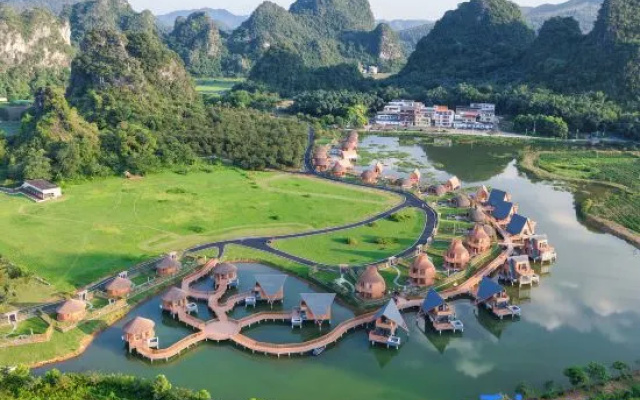 Peak View Wild Luxury Resort