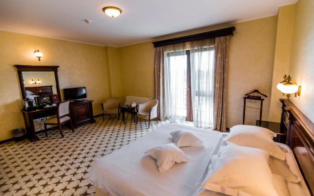 Hotel Golden House
