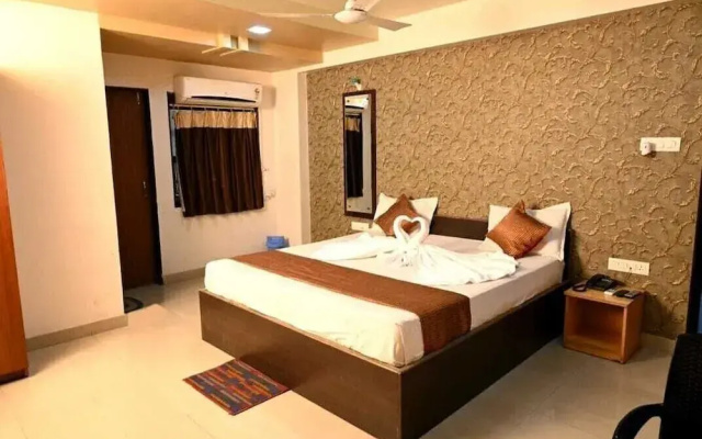 Hotel Sukh Sagar
