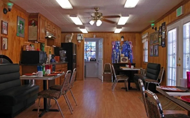 Old Irish Inn
