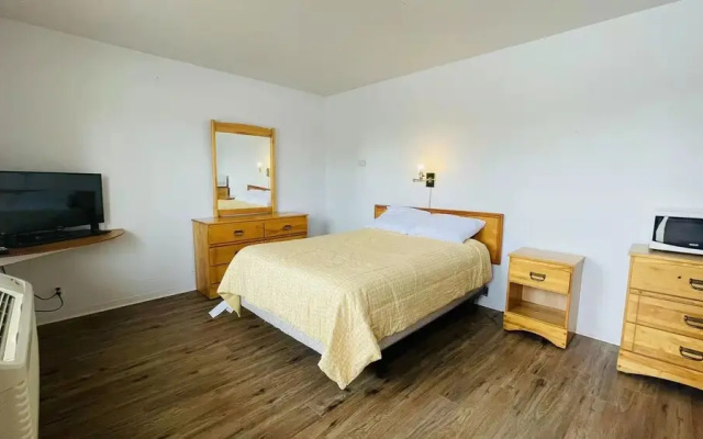 Summerside Motel & Cottages