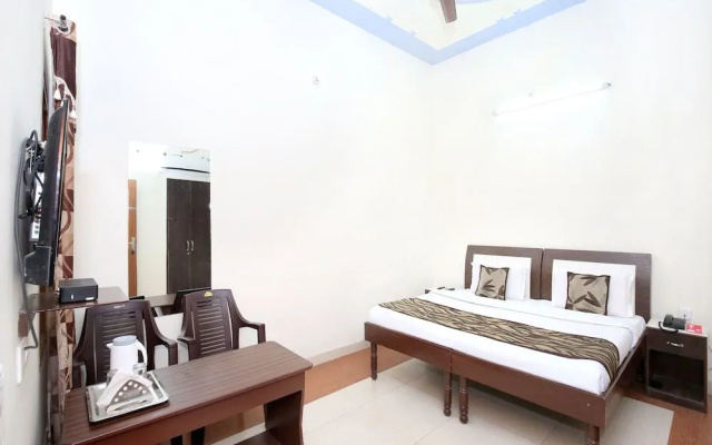 OYO 7609 Hotel Dolphin