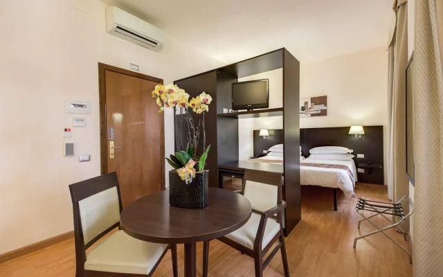 Regal Park Hotel