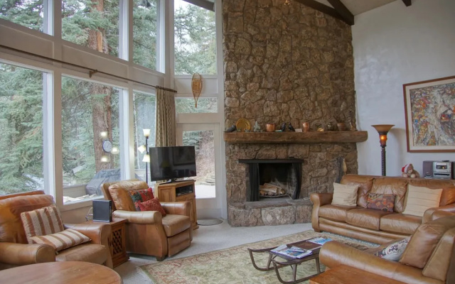 16 Forest Rd - 5 Br Home