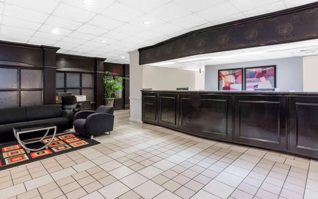 Days Inn & Suites by Wyndham Jennings
