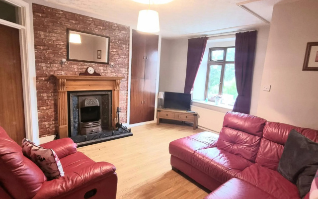 Ardaravan Townhouse, Buncrana by Wild Atlantic Wanderer