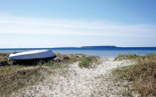 Beautiful Home in Klintehamn With