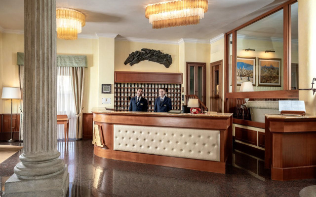 Hotel Athena