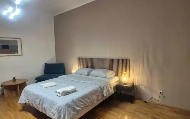 Comfortable 2BR Apt Near Vienna Center