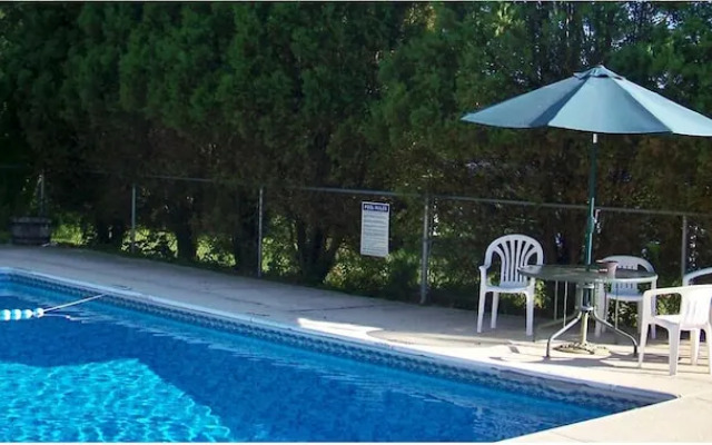 Mount Whittier Motel