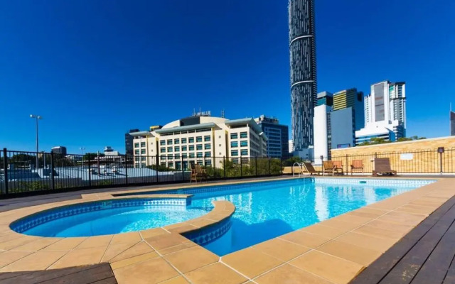 1 Bedroom Apartment In CBD Views