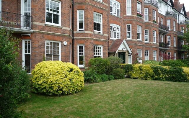 Отель Brookfield Mansions вид на фасад