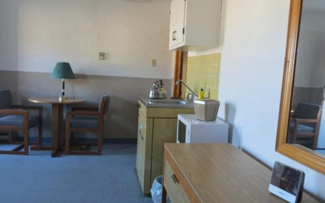 Island View Motel