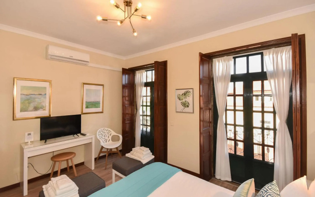 Azulejos Duplex Apartment - Porto Downtown