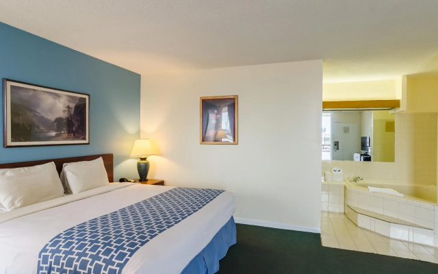 Alamo Inn & Suites