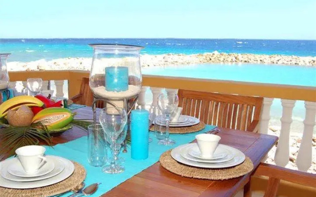 The Strand of Curacao