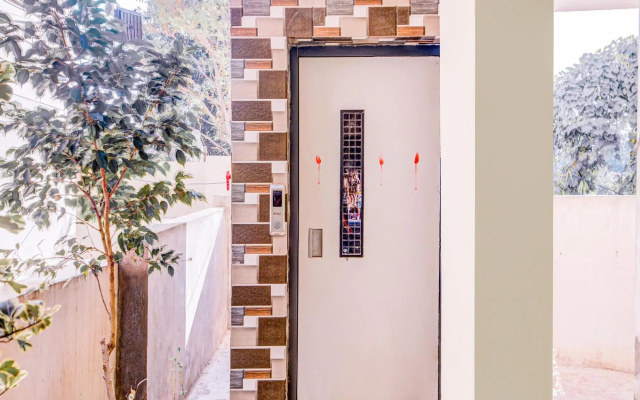 OYO VSK332 Sri Deepika Ramachandran Residency