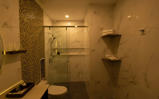 The Twin B Palace Hotel & Apartments