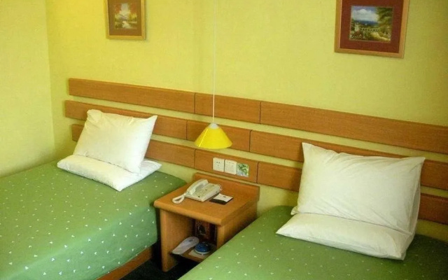 Homeinn Business Hotel (Jinan Red Star Macalline Lishan Road Subway Station)