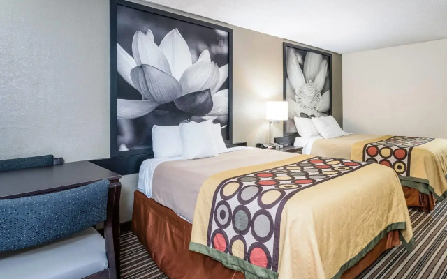 Super 8 by Wyndham Monroe