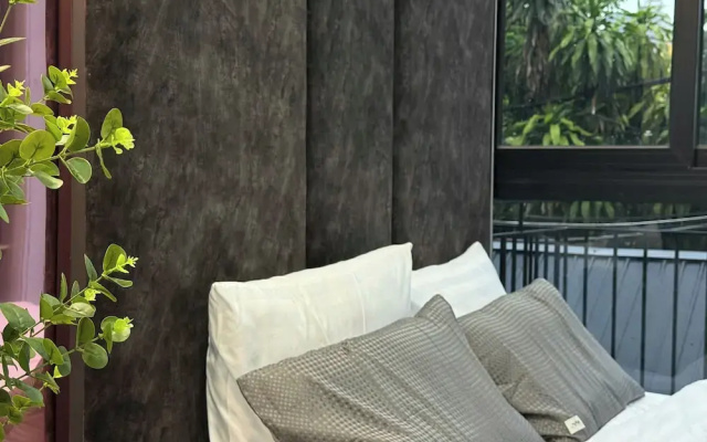 Unite StayCation Nhieu Tu