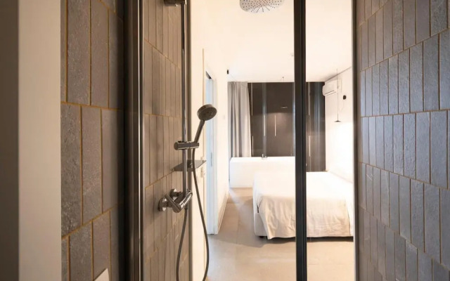 Alkamuri Posh Hotel Spa 107 Jacuzzi Suite