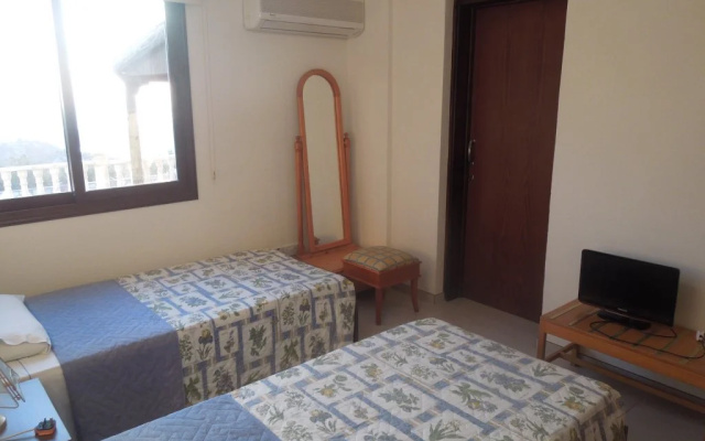 Adonis Palace rooms and Bungalows