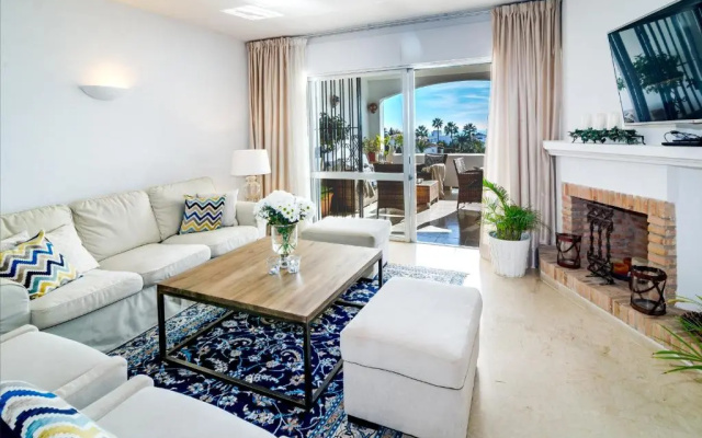 MA - Elegant Apartment with Sea views