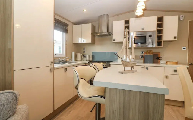 Seafront Holiday Home 2