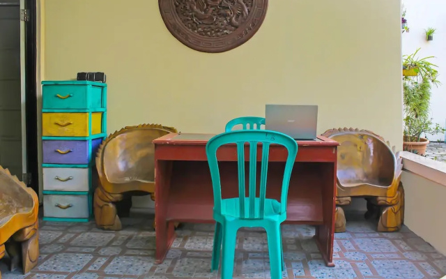OYO Life 92593 Penginapan Sultan Haji 1