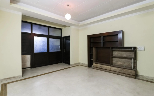 OYO 76117 Revive Premium Hotels