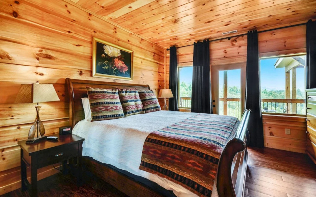 Gatlinburg Mansion - Fourteen Bedroom Cabin